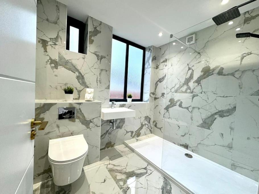 Massive 3 Bedroom - Ground Floor - Near The Beach! Bournemouth Ngoại thất bức ảnh