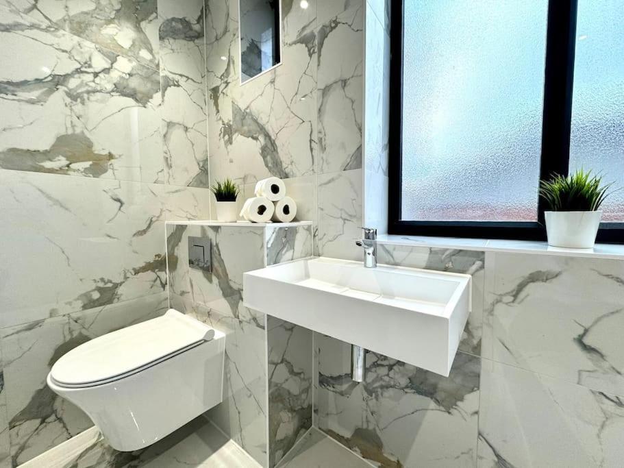 Massive 3 Bedroom - Ground Floor - Near The Beach! Bournemouth Ngoại thất bức ảnh